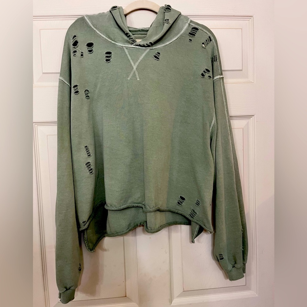 Chelsea DeBoer distressed hoodie. Large